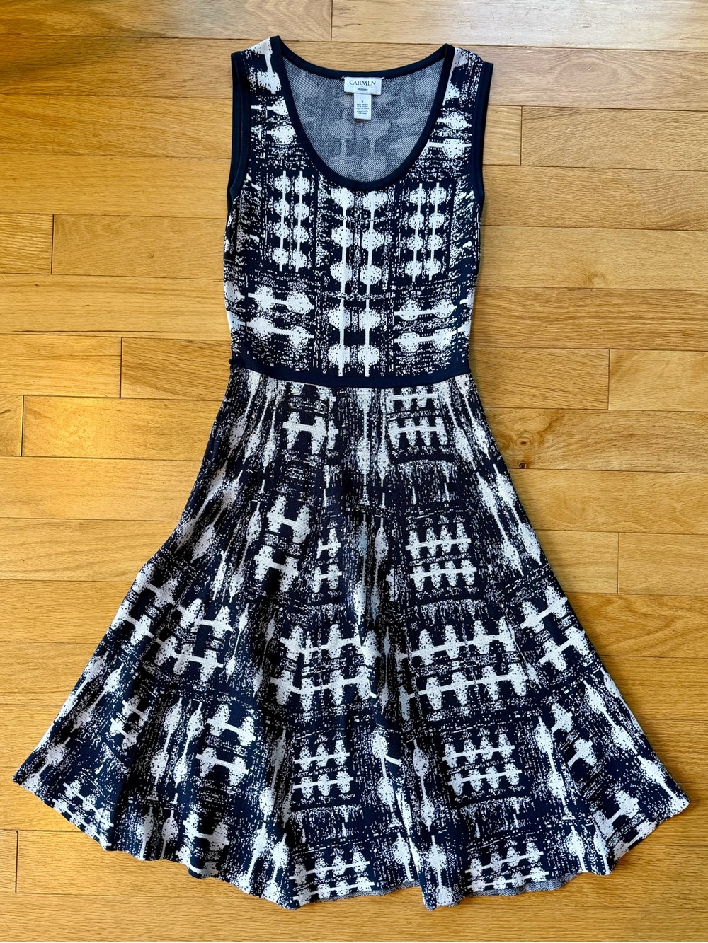 LIKE NEW Carmen Marc Valvo Sleeveless Navy & White Knit Flare Dress, Size S